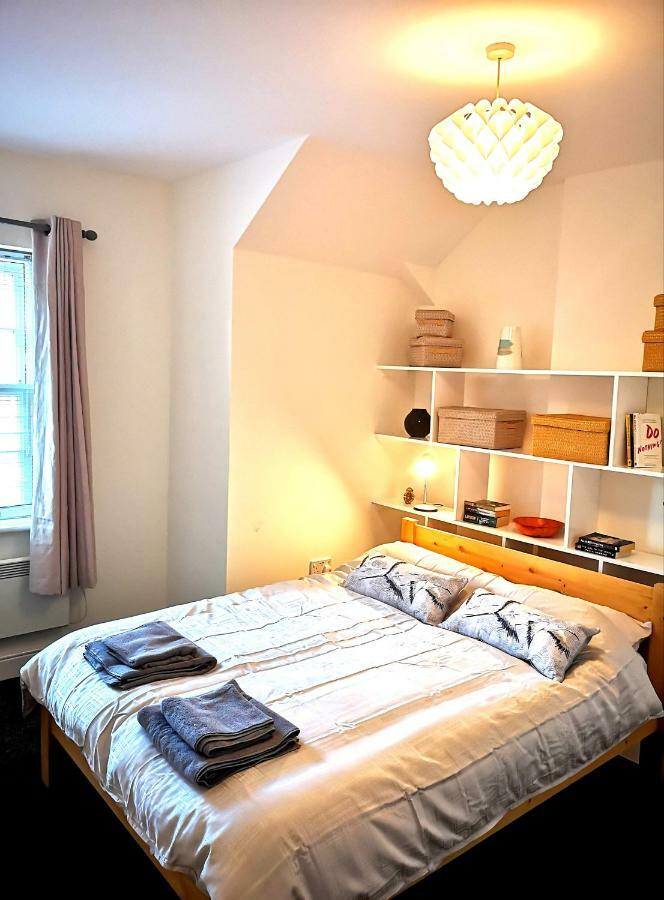 Apartment West 2 Reading