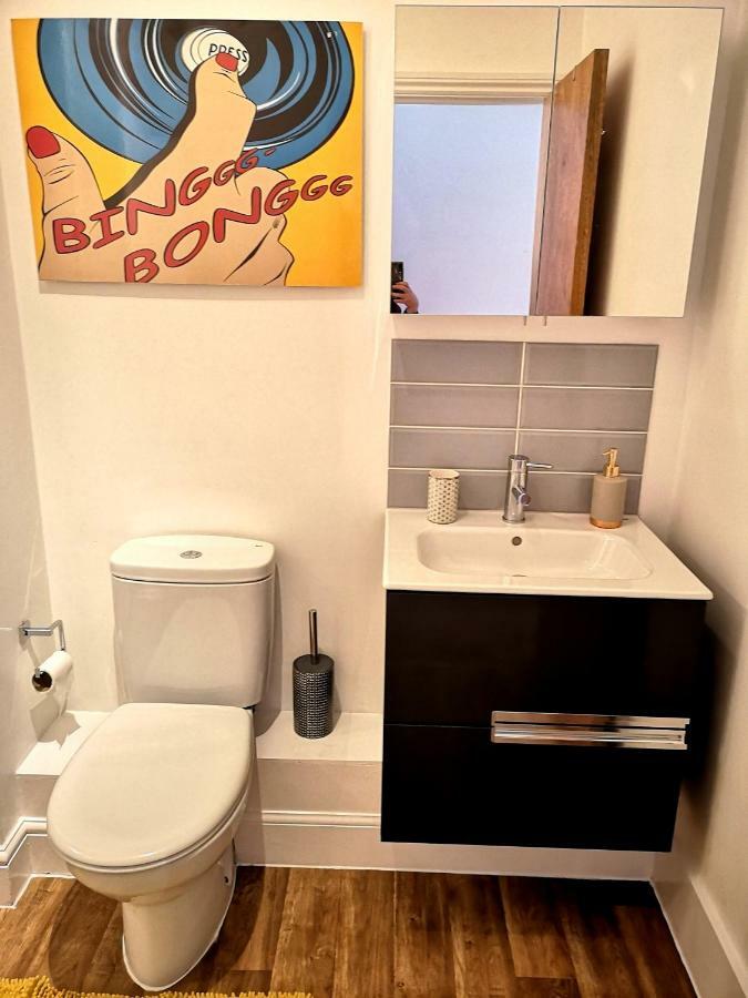 Apartment West 2