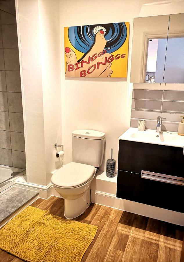 Apartment West 2 *
