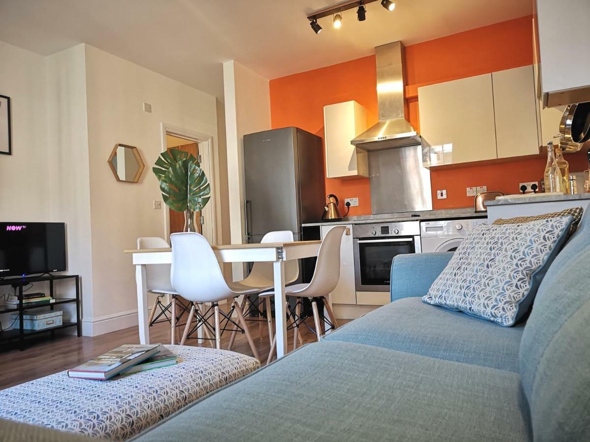 West 2 Apartment Reading